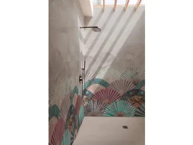 Carta da parati impermeabile Rhapsody in Japan con ventagli colorati dalle mille sfaccettature di Wall&Decò