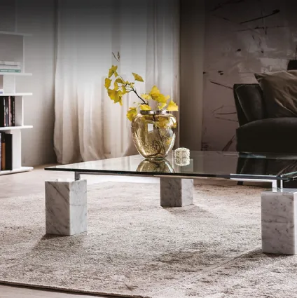 Tavolino con base in marmo e piano in cristallo Dielle di Cattelan Italia