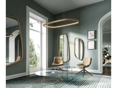 Specchio Golden Wood con cornice in legno di Rovere naturale orientabile sia in verticale che in orizzontaledi Ozzio