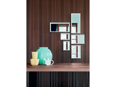 Specchi decorativi con cornice laccata D 950 1 di Molteni & C