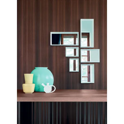 Specchi decorativi con cornice laccata D 950 1 di Molteni & C