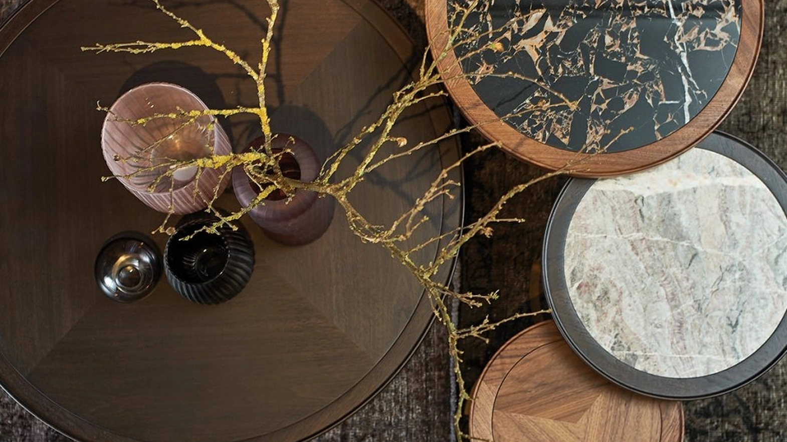 Tavolino Leonardo con top in marmo o legno e base in metallo di Arte Brotto