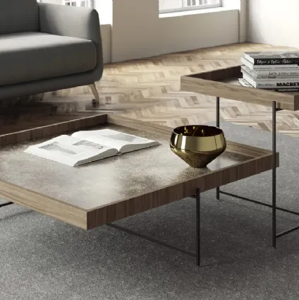 Tavolino con top in legno e struttura in metallo Terry di Doimo Salotti