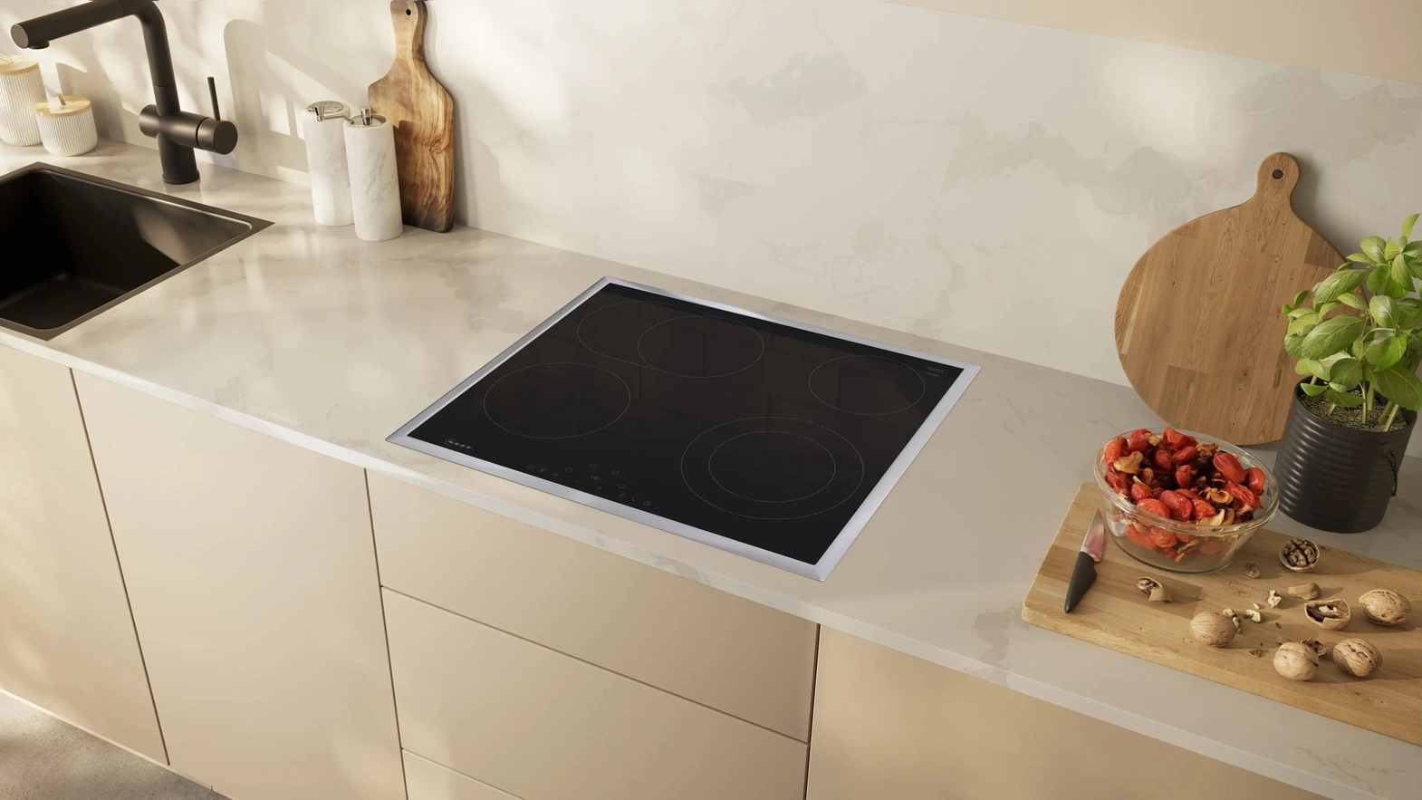 Piano cottura elettrico 60 cm con profili N 70 di NEFF