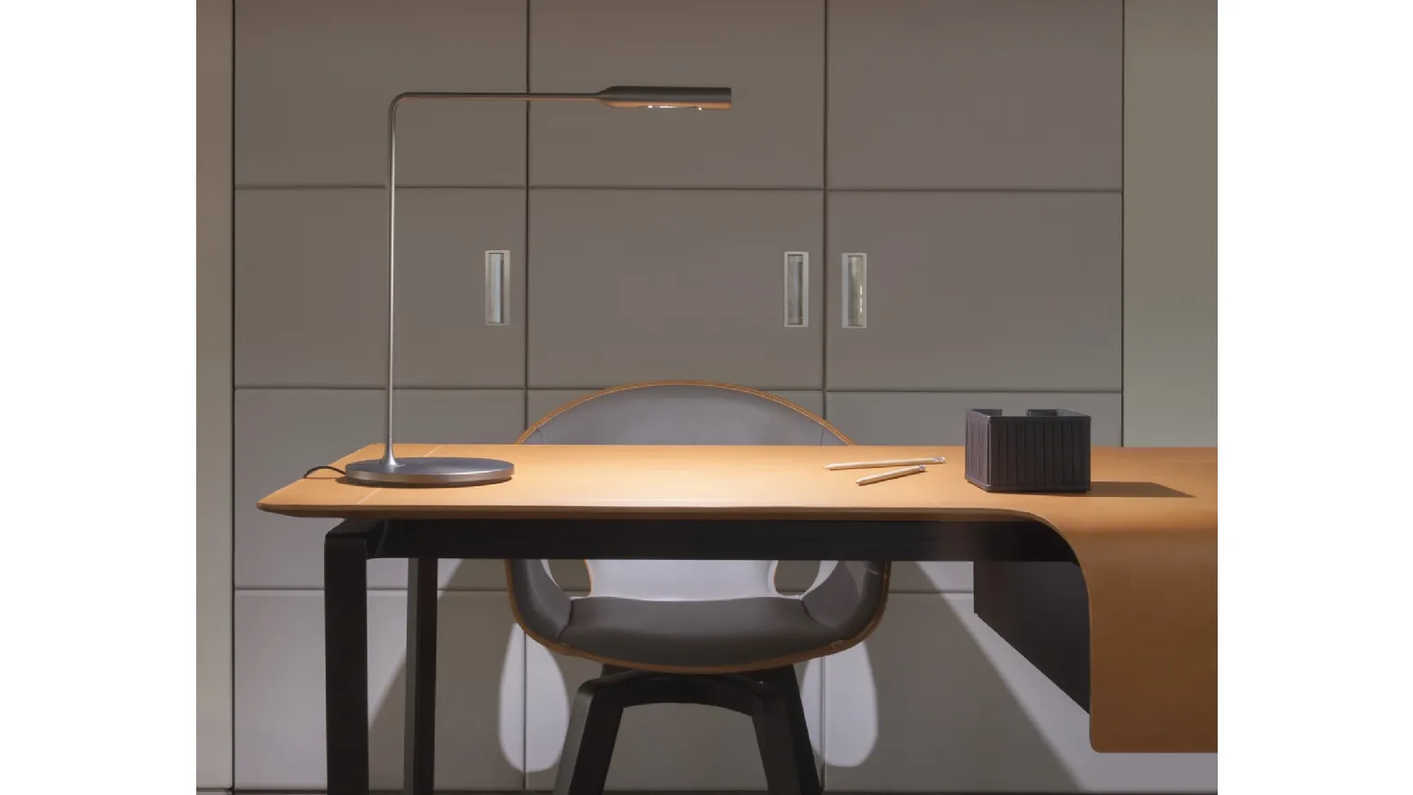 Lampada da tavolo Flo Desk di Lumina