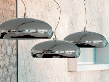 Lampada a sospensione in acciaio cromato a cupola bianca Hublot di Cattelan Italia