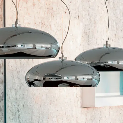 Lampada a sospensione in acciaio cromato a cupola bianca Hublot di Cattelan Italia