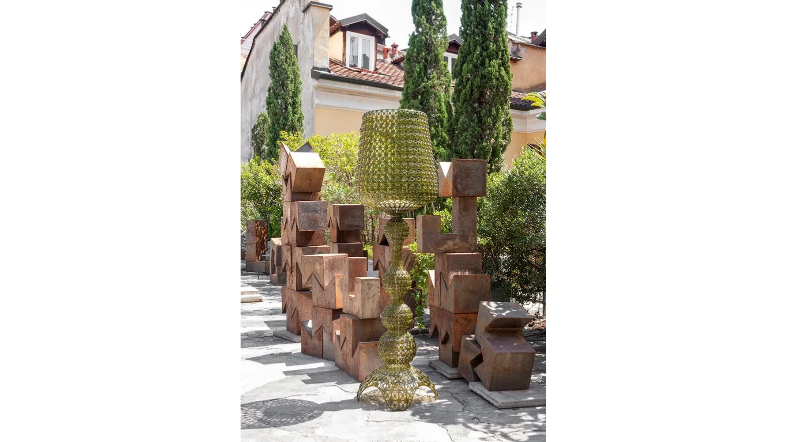 Lampada da terra Kabuki Outdoor di Kartell