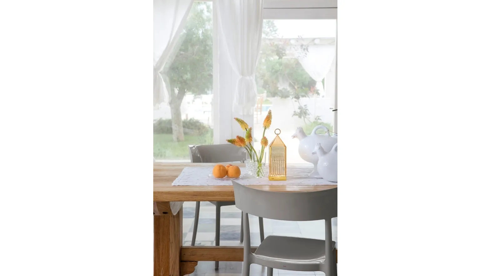 Lampada Lantern ricaricabile di Kartell