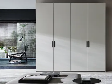Armadio con ante battenti Gliss Master Twin in melaminico bianco di Molteni & C