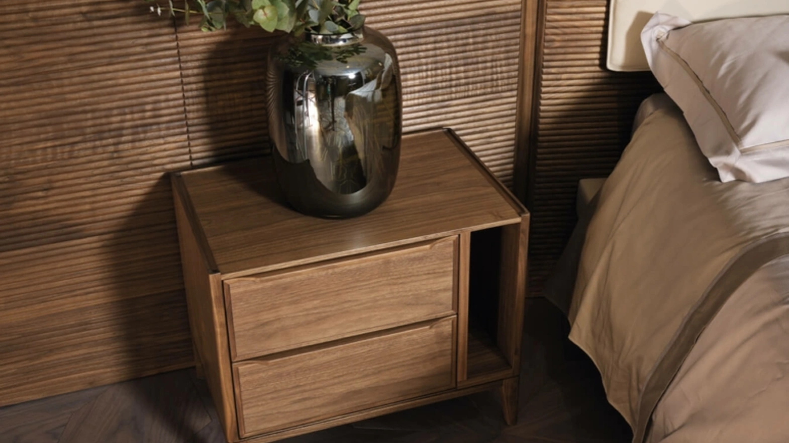 Comodino Leonardo L185L in noce di Arte Brotto