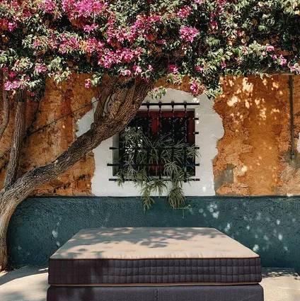 Letto sommier Amalfi di Midsummer Milano