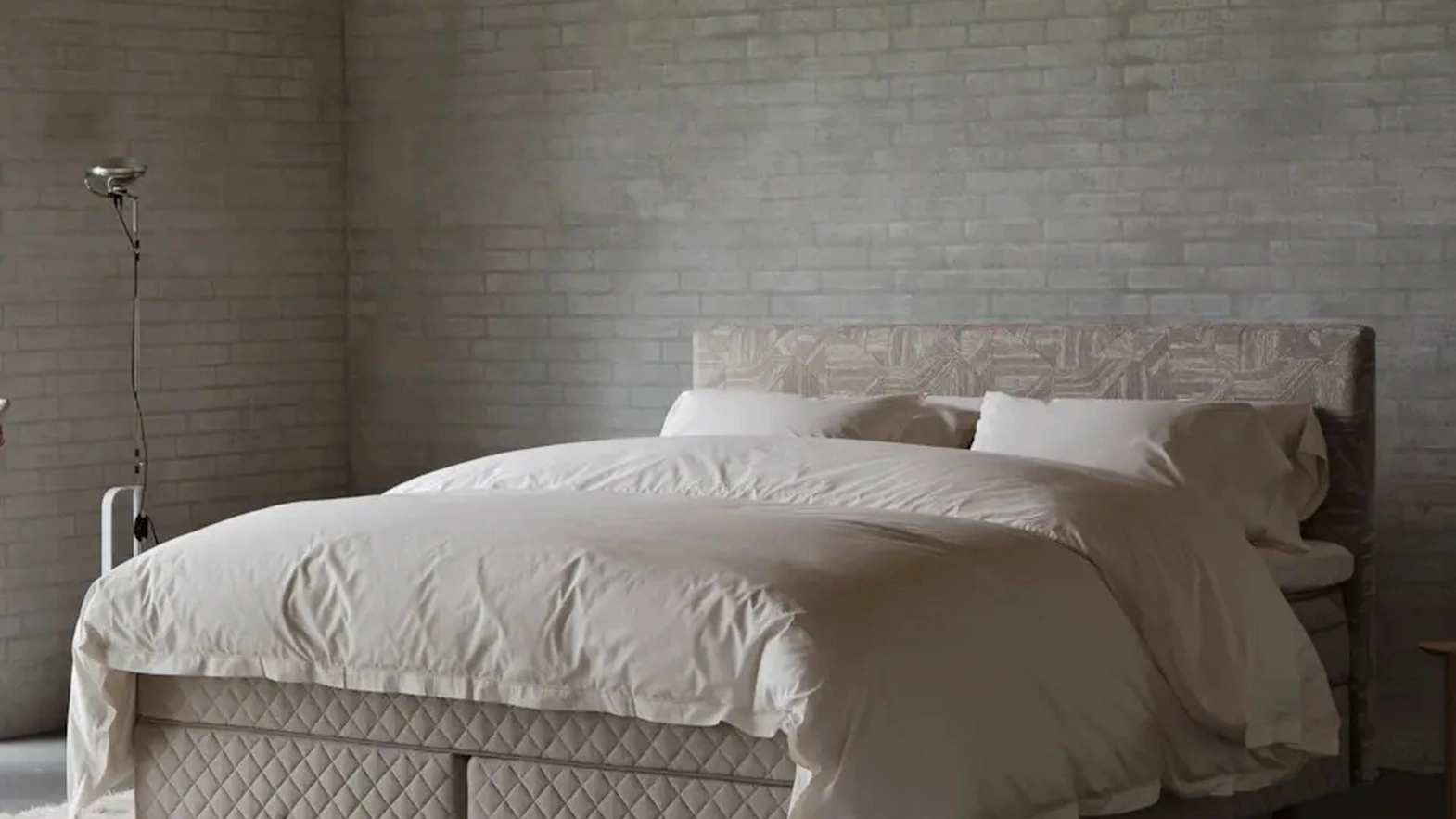 Letto con testiera Astoria di Duxiana