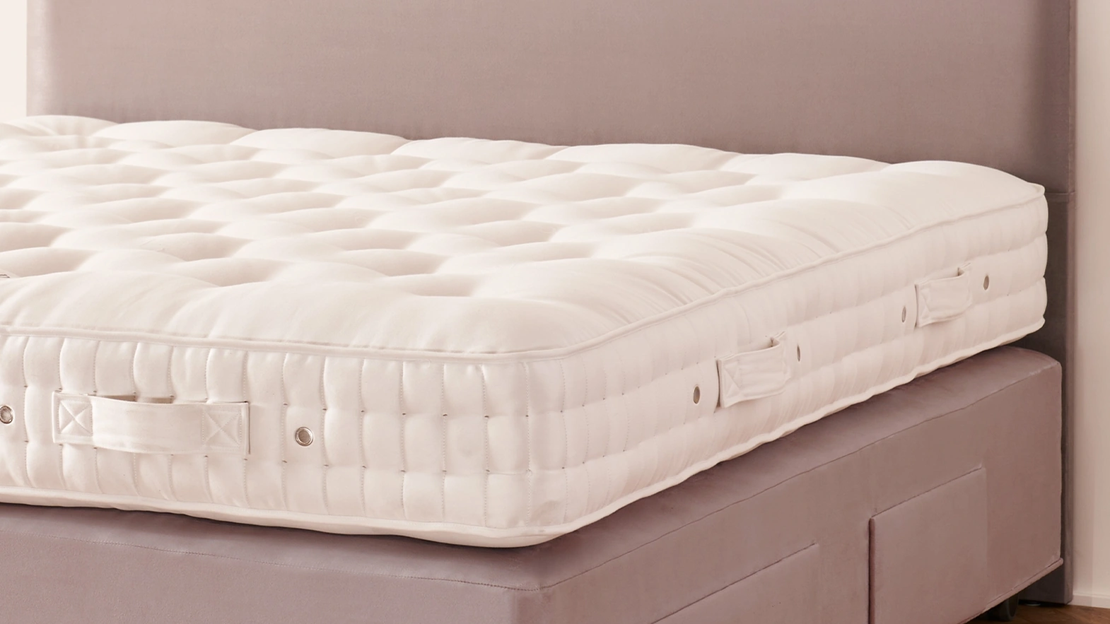 Letto con testiera Muses di Vispring