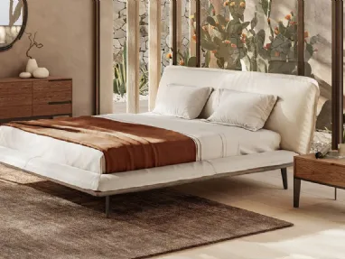 Letto matrimoniale con testiera imbottita Piuma di Natuzzi