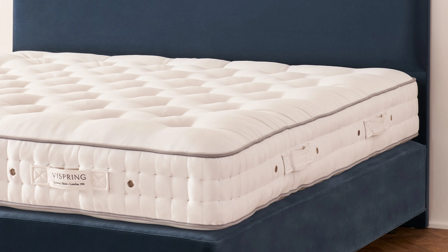 Letto con testiera Rhea di Vispring
