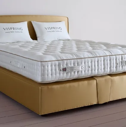 Letto con testiera Rhea di Vispring