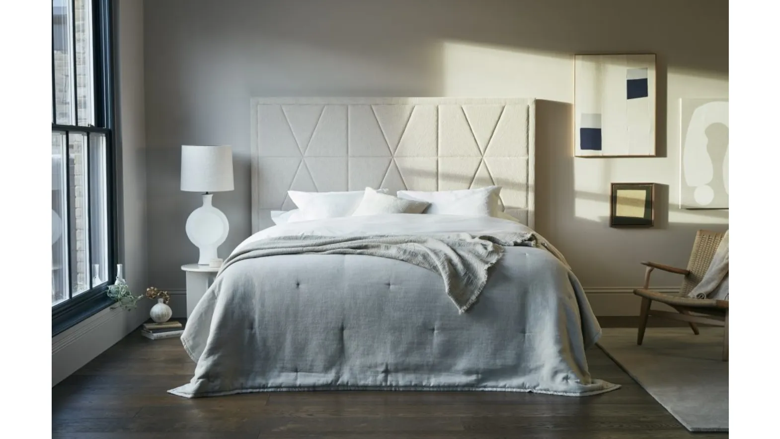 Letto con testiera Grand Berkeley di Vispring
