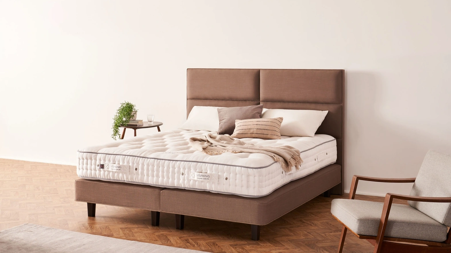 Letto imbottito Victoria di Vispring