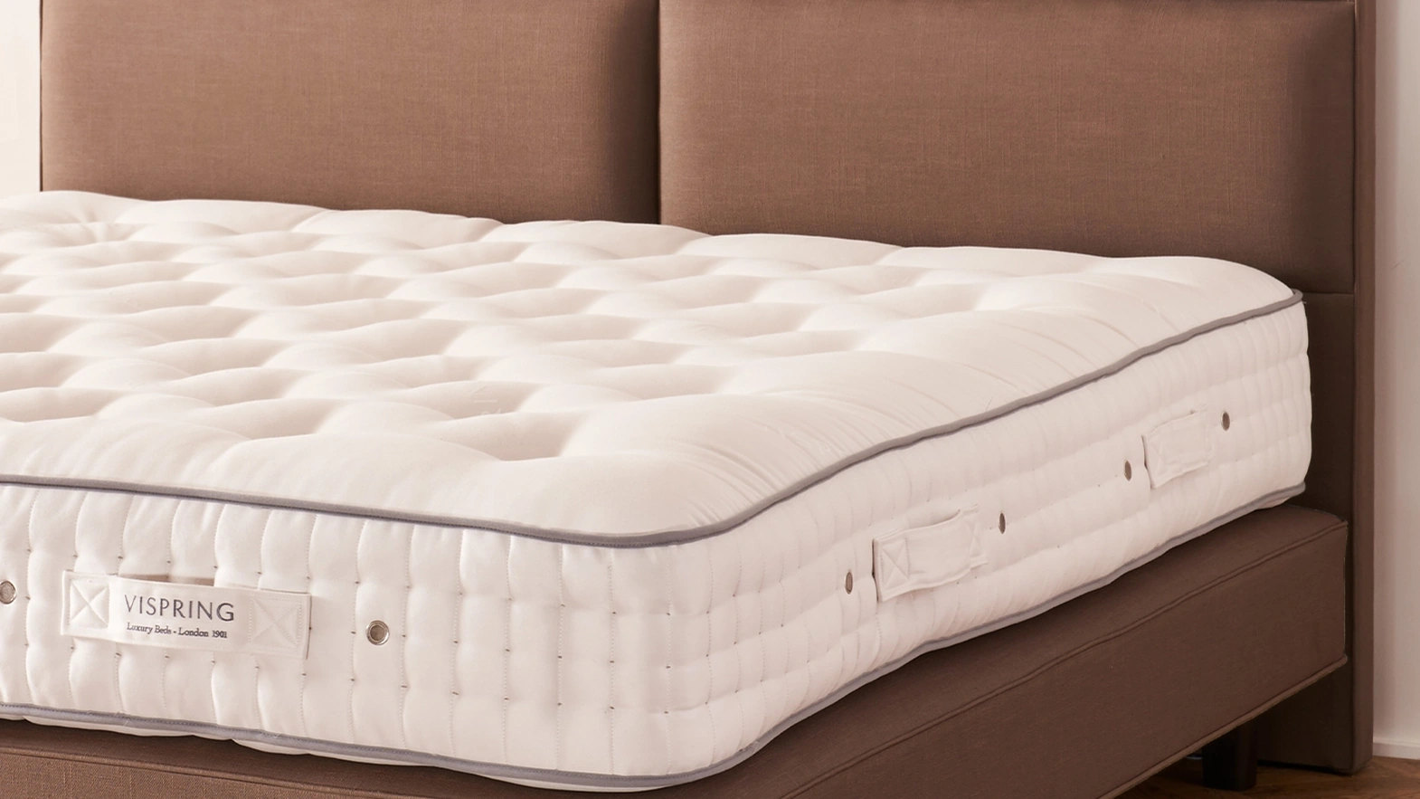 Letto imbottito Victoria di Vispring