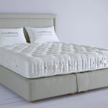 Letto con testiera Helios di Vispring
