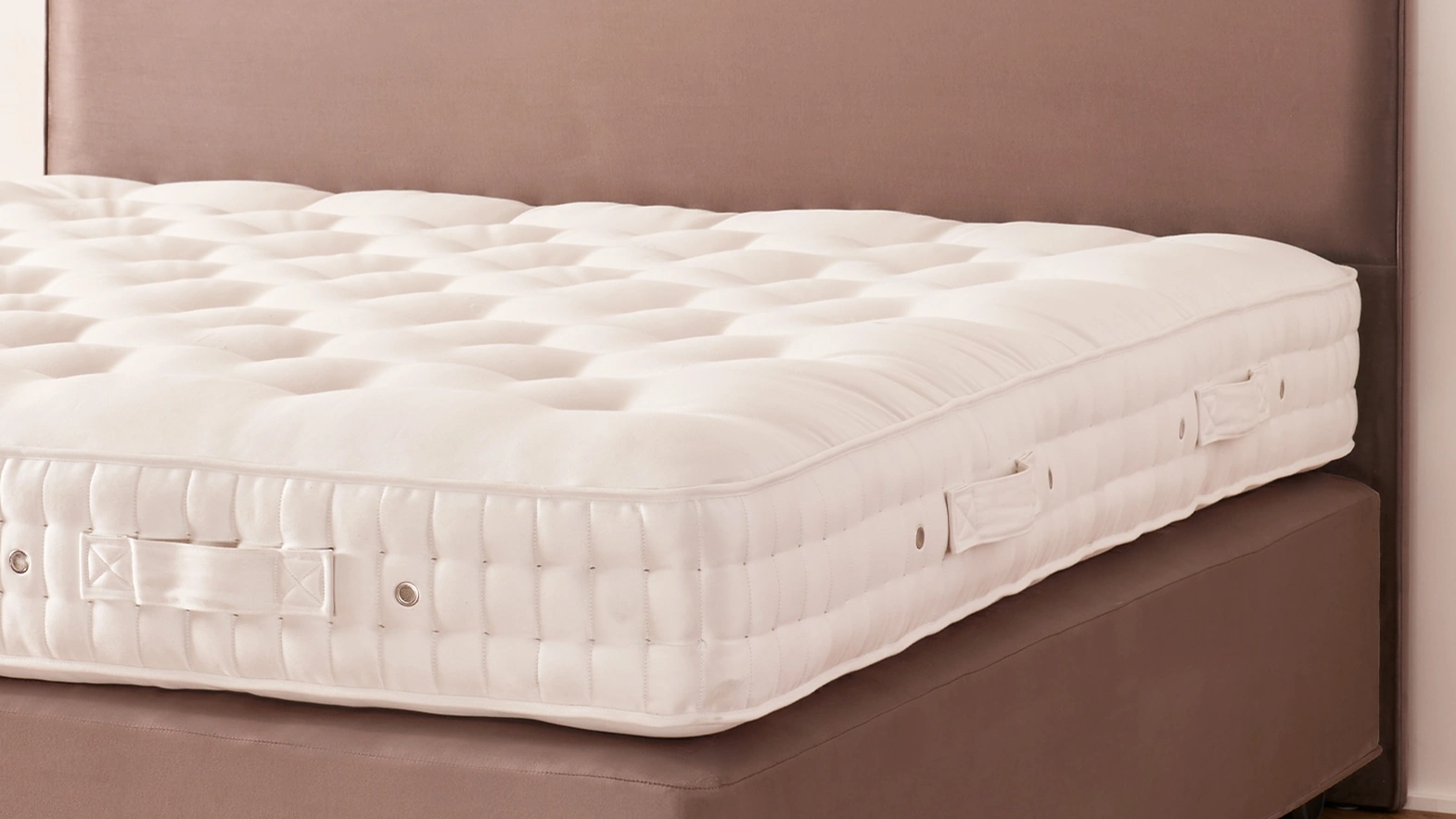 Letto in pelle Iris di Vispring