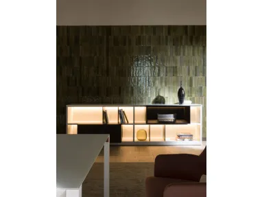 Libreria a muro in laccato opaco con particolari in legno 505 UP SYSTEM 17 di Molteni & C