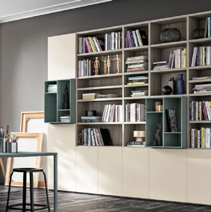 Libreria a muro in laccato opaco con ante chiuse IM20 L24 di Clever