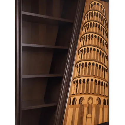 Libreria Palazzi con intarsio che rappresenta la Torre di Pisa con struttura in legno massello con pannelli di listellare lastronato in Noce di Arte Brotto