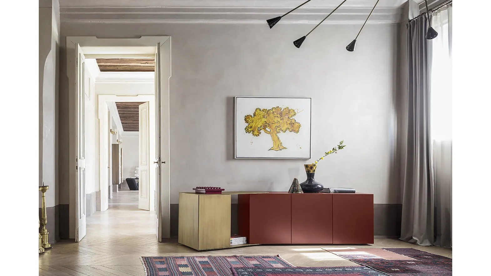 Madia in MDF laccato con elemento in metallo orientabile Partout Sideboard di Mogg