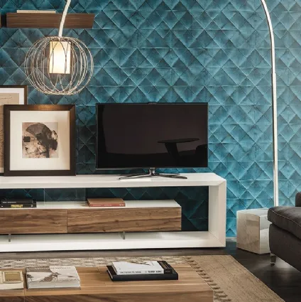 Mobile Porta TV in legno laccato bianco e cassettiera in Noce Canaletto Boxer di Cattelan Italia