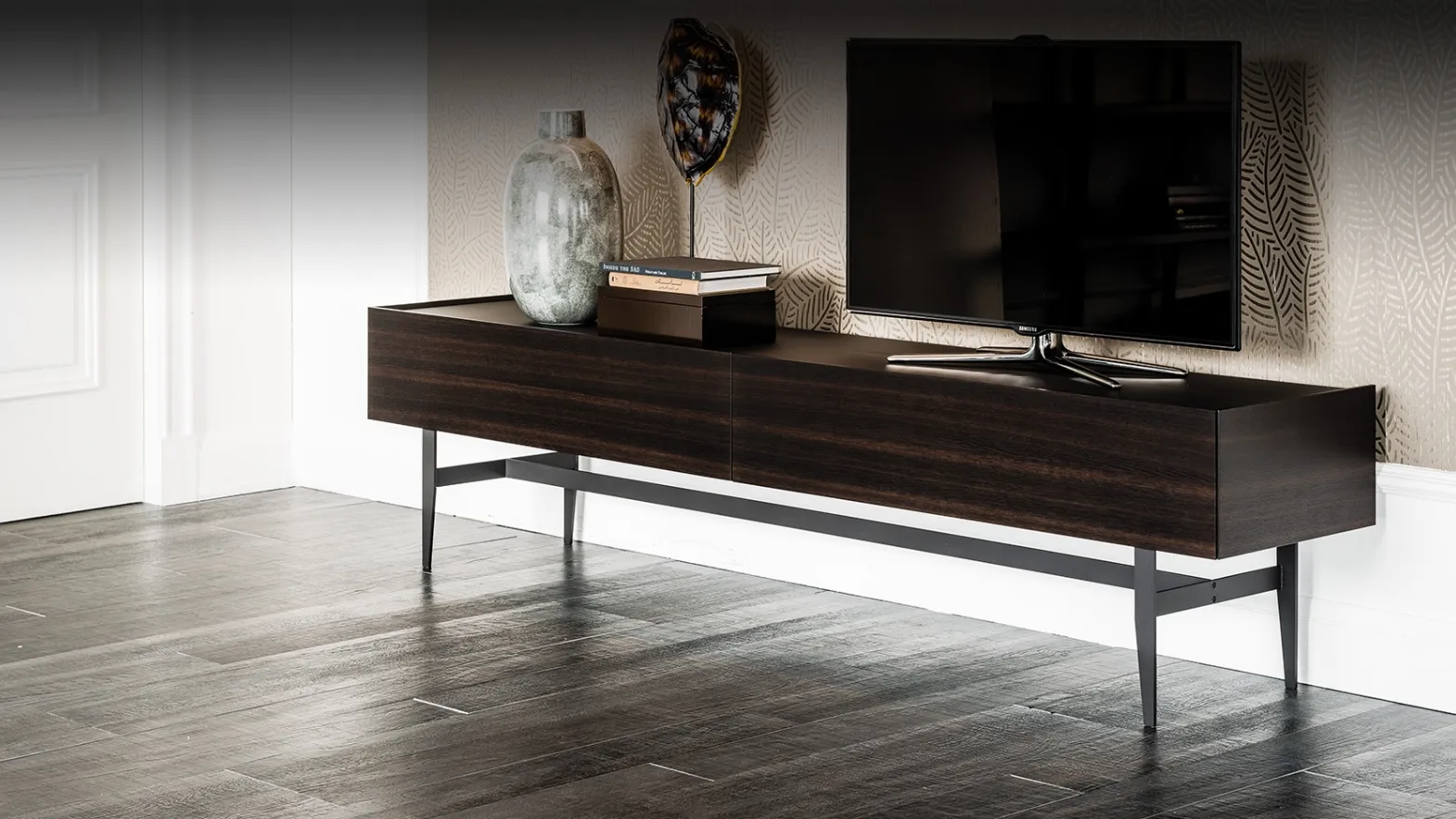 Mobile Porta Tv Horizon in legno di Rovere bruciato con top in cristallo di Cattelan Italia