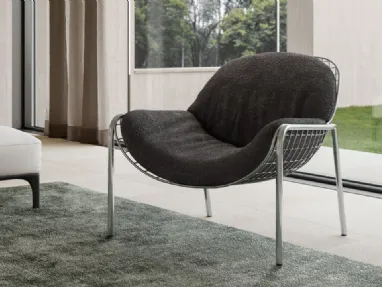 Poltroncina in metallo con cuscini imbottiti Lave di Natuzzi