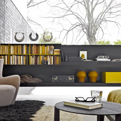 Poltrona moderna in tessuto dalla forma accogliente Mandrague di Molteni & C