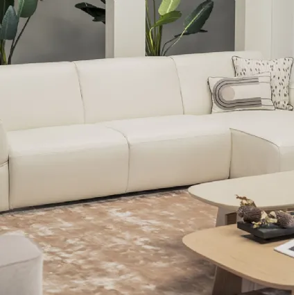 Divano letto in pelle con penisola Easy di Natuzzi