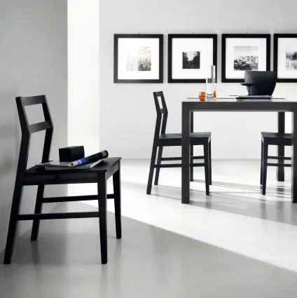 Sedia Flair in massello di faggio verniciato di Scavolini