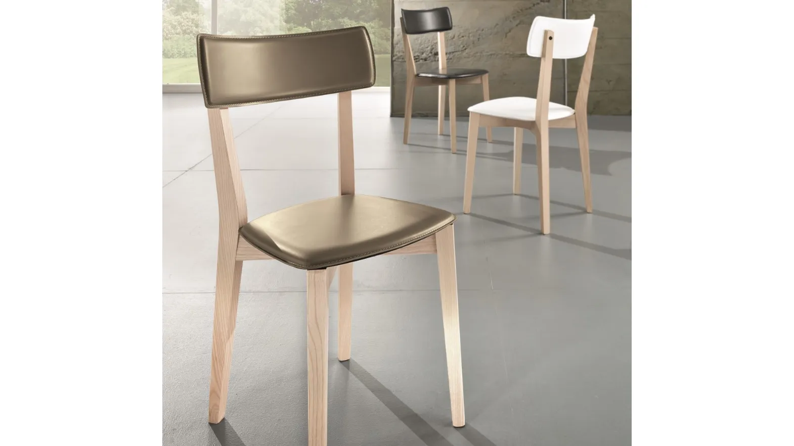 Sedia Ginger S132 in cuoio con struttura in Frassino di Friulsedie