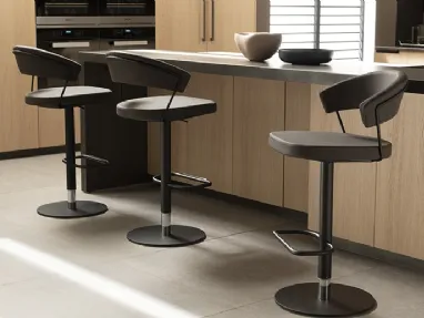 Sgabello Great in pelle di Scavolini