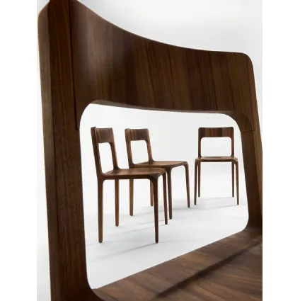 Sedia Sleek realizzata in legno massello di Riva1920