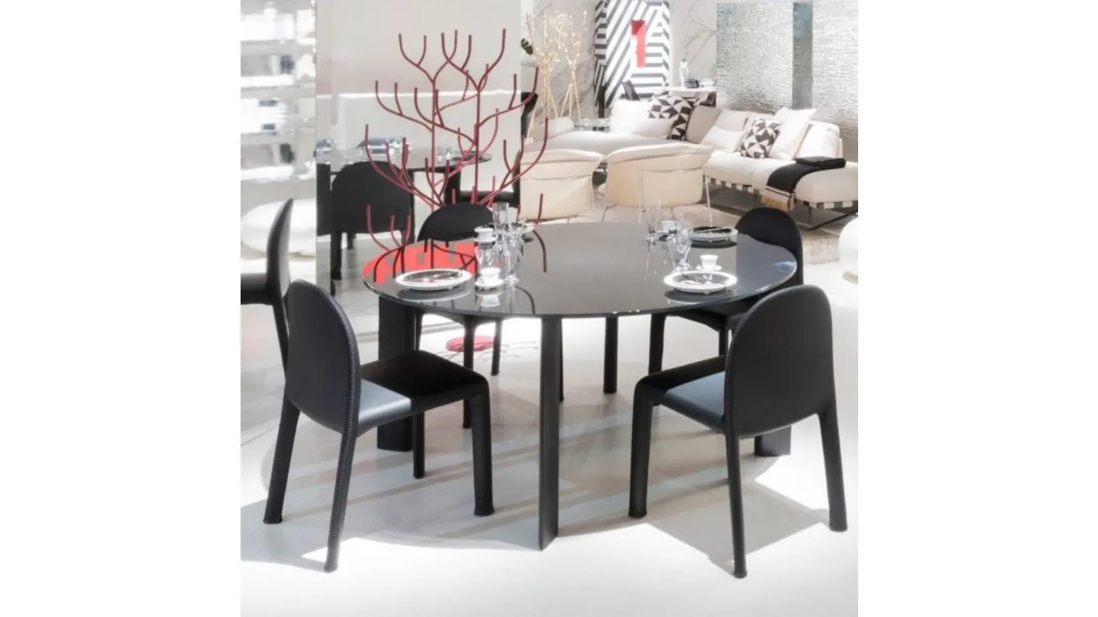 Sedia con rivestimento in pelle con cuciture decorative su gambe e schienale Soiree di Driade