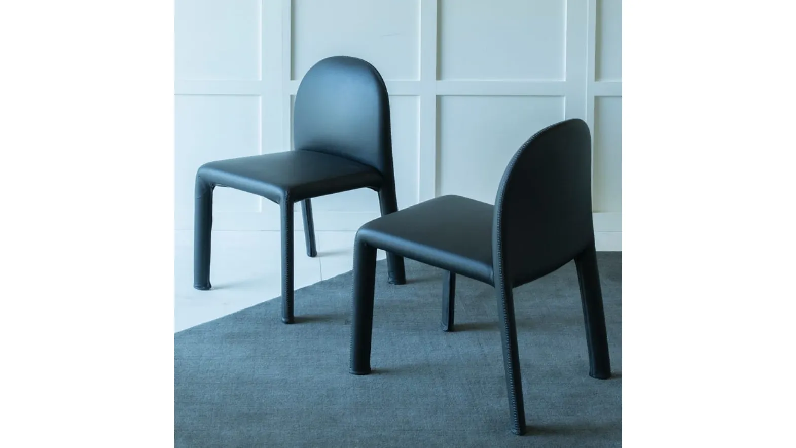 Sedia con rivestimento in pelle con cuciture decorative su gambe e schienale Soiree di Driade