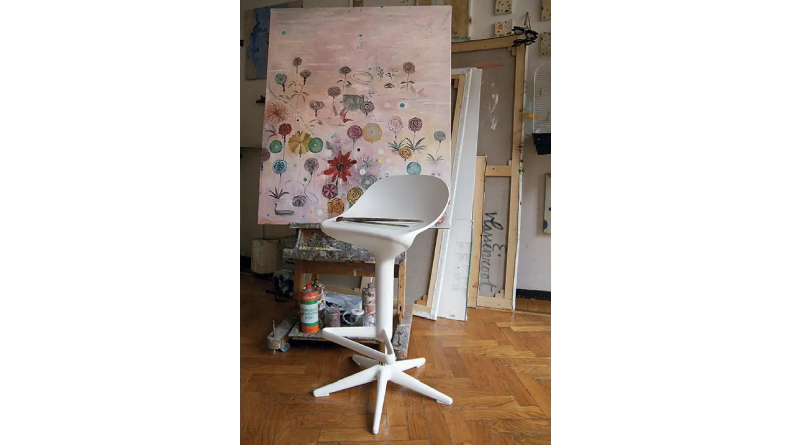 Sgabello Spoon Stool in polipropilene Nero di Kartell