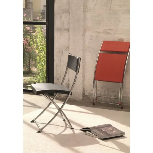 Sedia Pimpinella Leather Fabric in legno massello con seduta in pelle imbottita di Riva1920