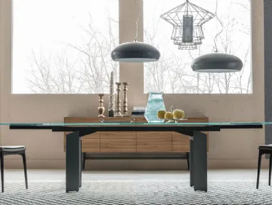 Tavolo allungabile in cristallo con gambe in acciaio Elan Drive di Cattelan Italia