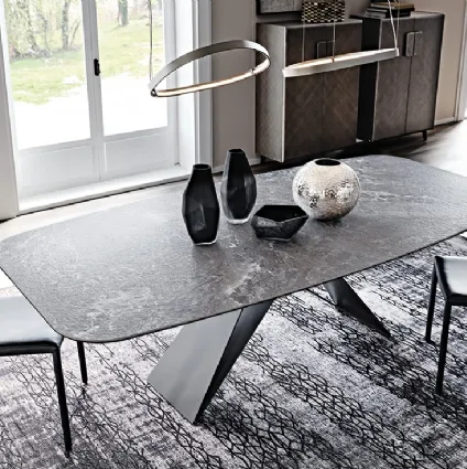 Tavolo con base in acciaio e piano in ceramica Premier Keramik di Cattelan Italia