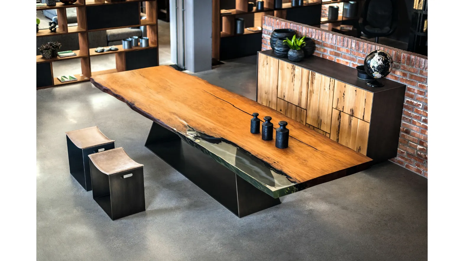Tavolo Kauri Bedrock di Riva1920