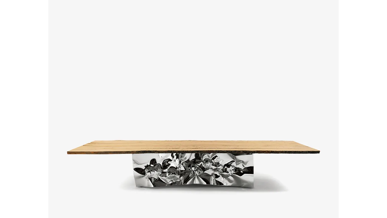 Tavolo Riflessi in Laguna con top realizzato in legno massello di Briccola a liste accostate e bordi naturali di Riva1920