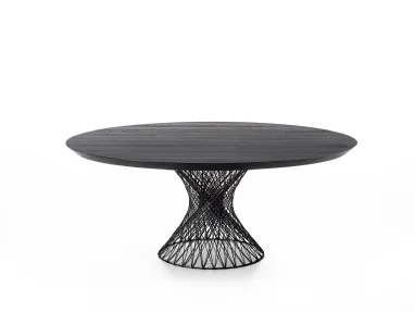 Tavolo rotondo Web con top in legno massello sostenuto da una base in fibra di carbonio intrecciata di Riva1920