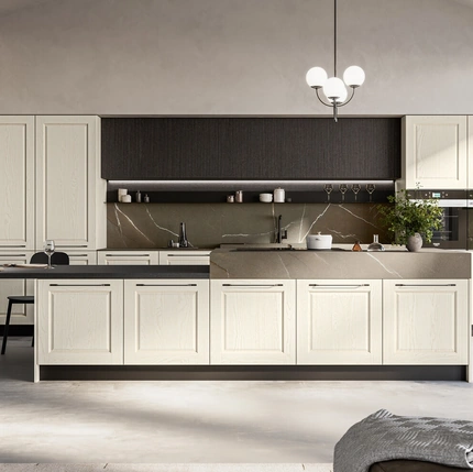 Cucina Classica in frassino bianco con isola Asolo di Arredo3