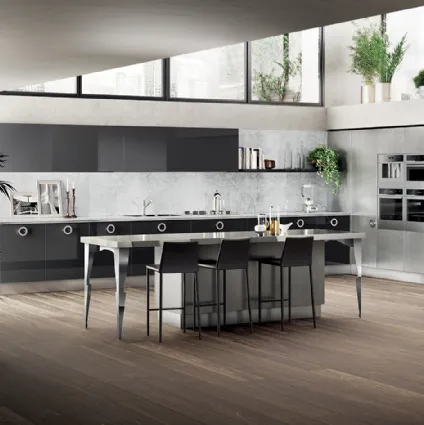 Cucina Classica Exclusiva in Laccato lucido Grigio Ferro di Scavolini